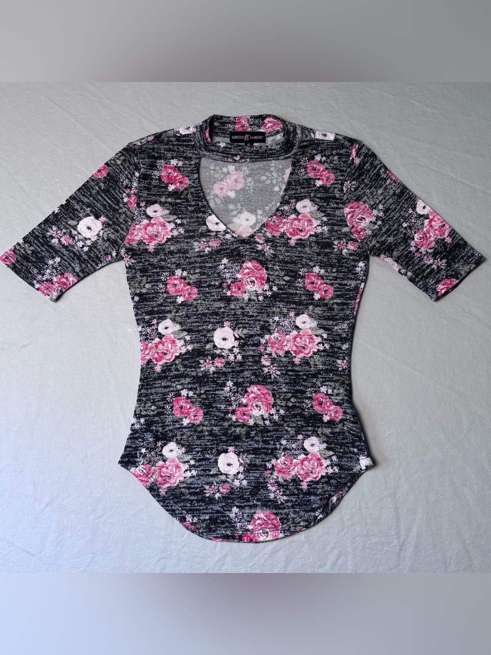 Almost Famous Black Heathered Floral V-Neck Long Sleeve Top - Pink
